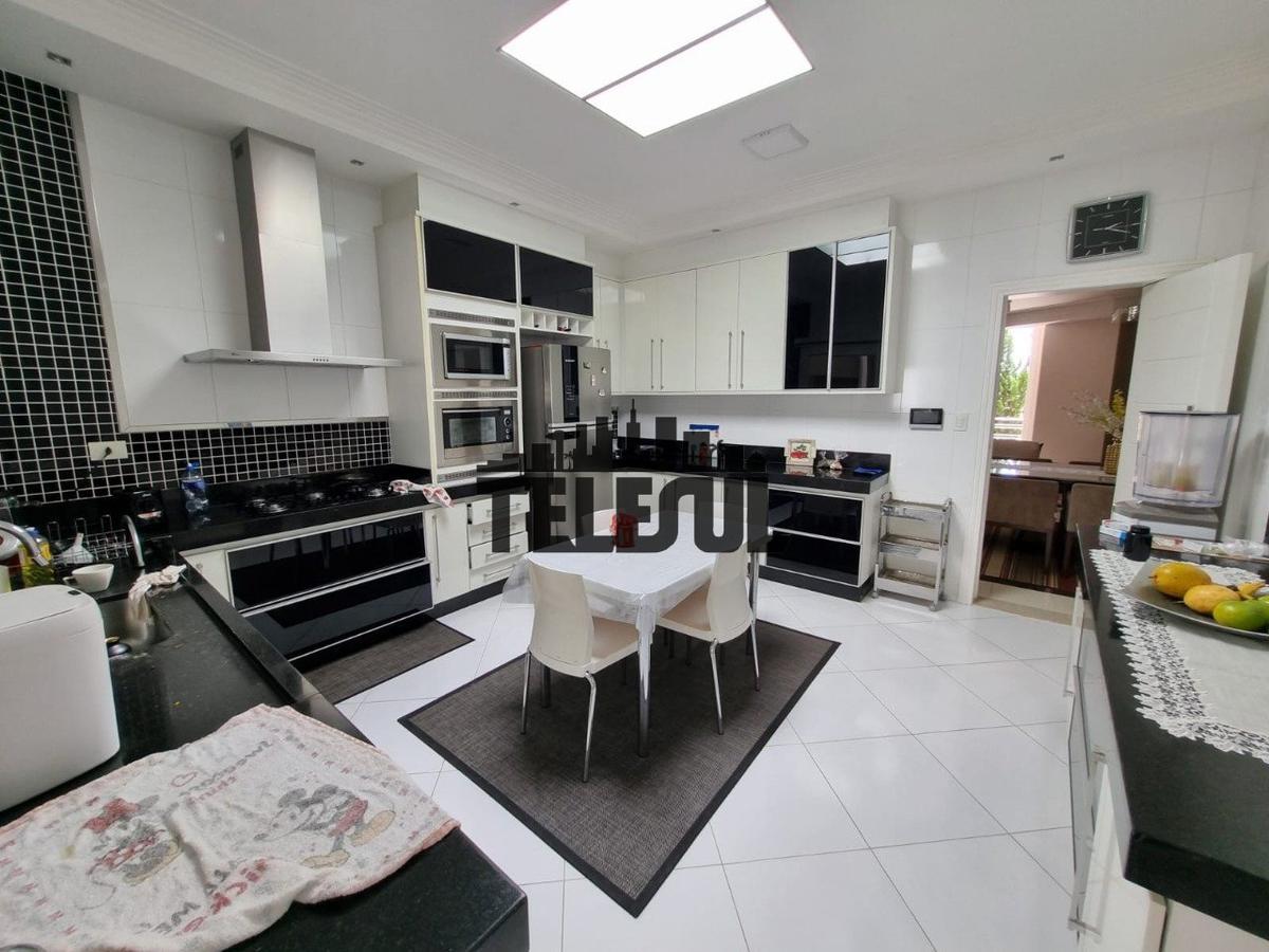 Casa, Jardim Europa, 3 Quartos, 6 Vagas, 2 Suítes