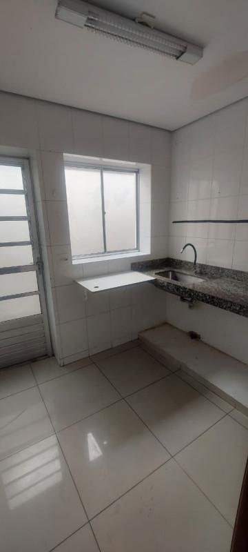 Casa Comercial, Funcionários, 0 Quarto, 0 Vaga