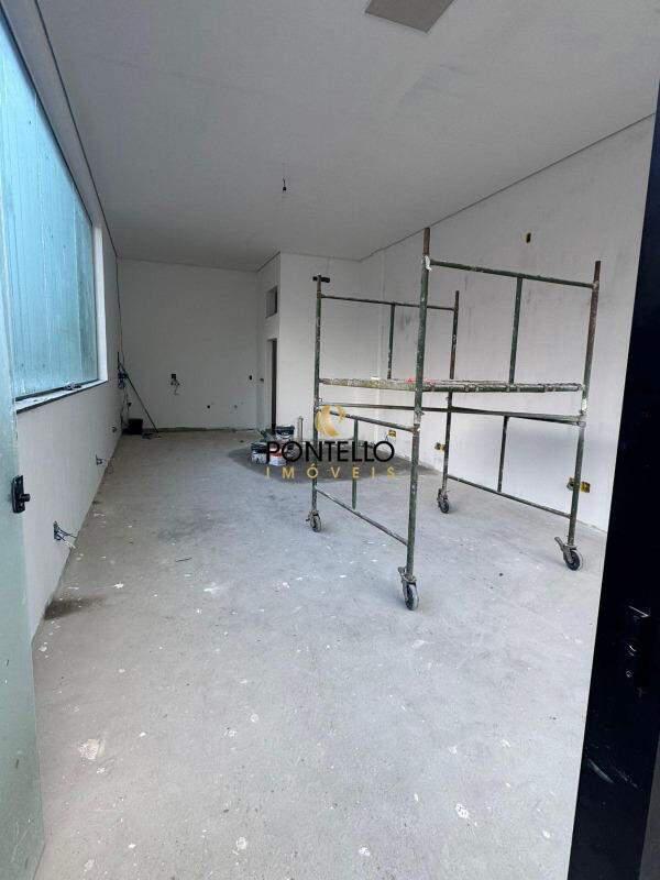 Andar, Centro, 0 Quarto, 0 Vaga
