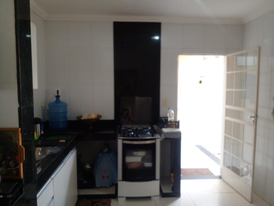 Casa, Fonte Grande, 2 Quartos, 3 Vagas