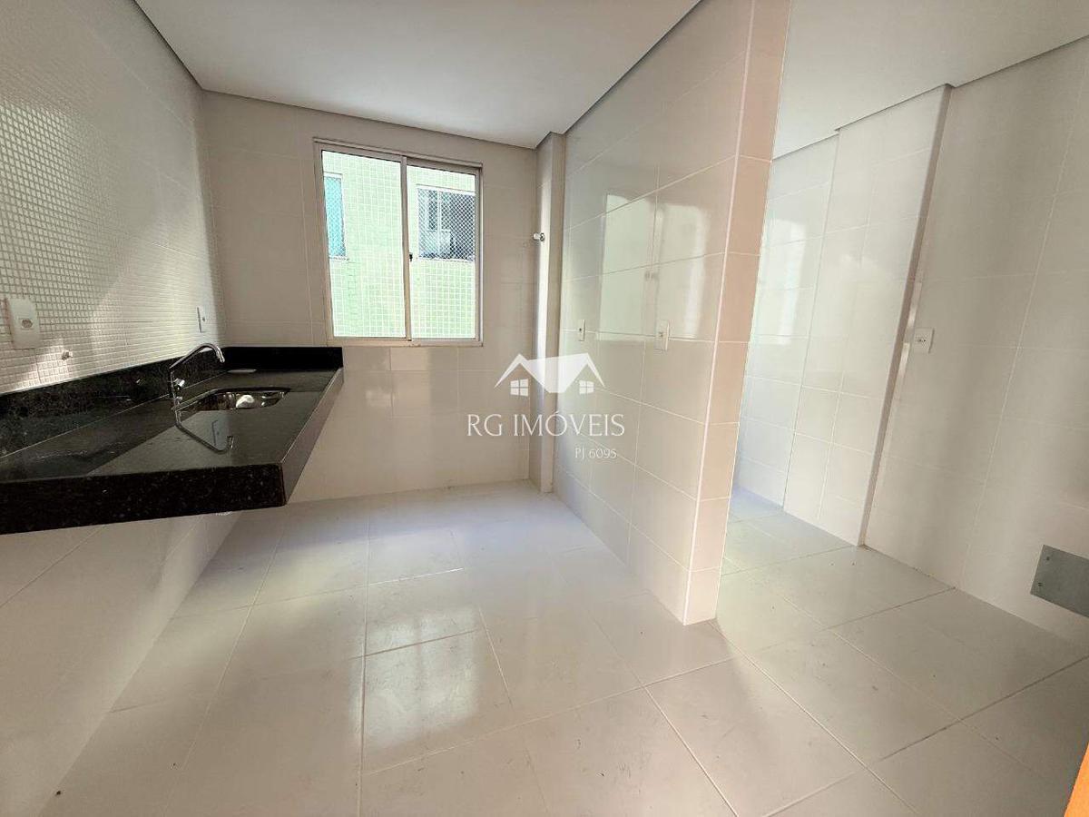 Apartamento, Barreiro, 3 Quartos, 2 Vagas, 1 Suíte