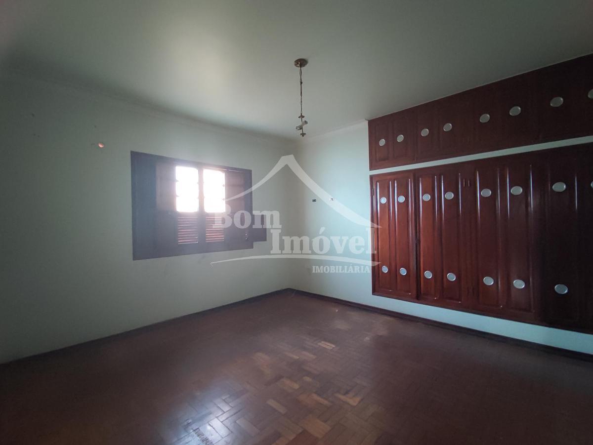 Casa, Centro, 4 Quartos, 1 Vaga, 1 Suíte