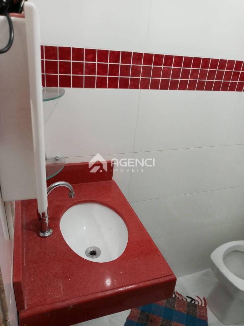 Casa, Industrial, 3 Quartos, 0 Vaga, 1 Suíte