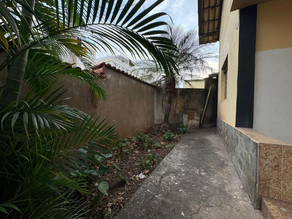 Casa, Santa Cruz, 3 Quartos, 4 Vagas, 1 Suíte