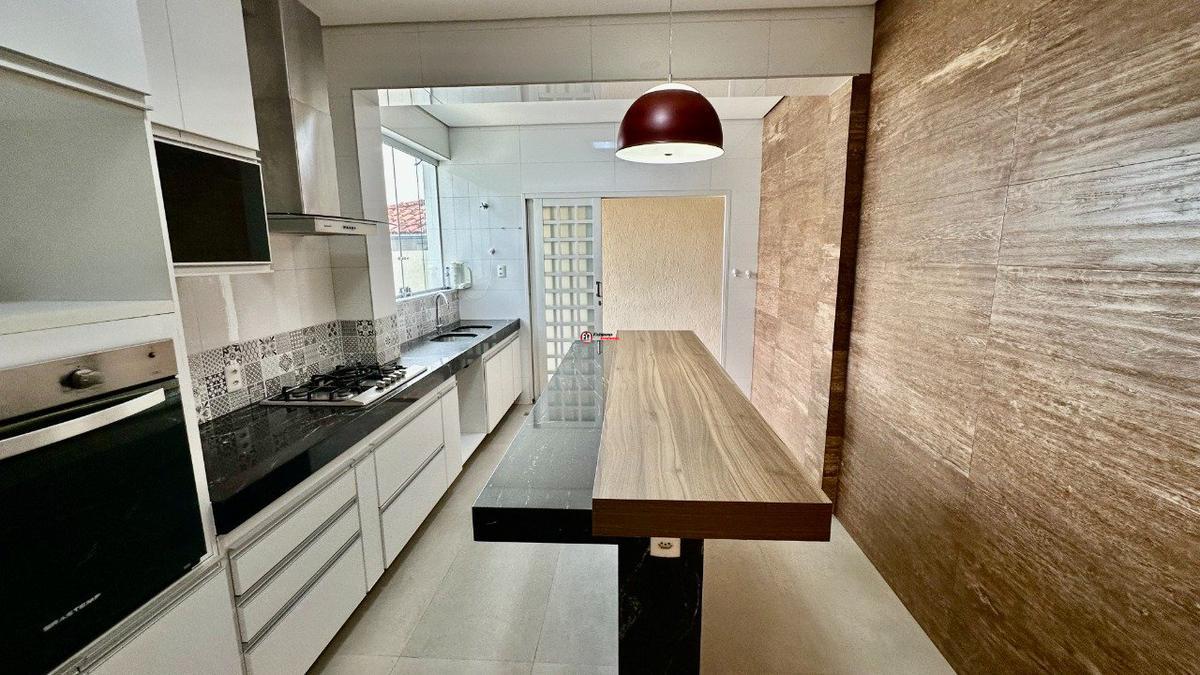 Casa, Itapoã, 3 Quartos, 4 Vagas, 1 Suíte