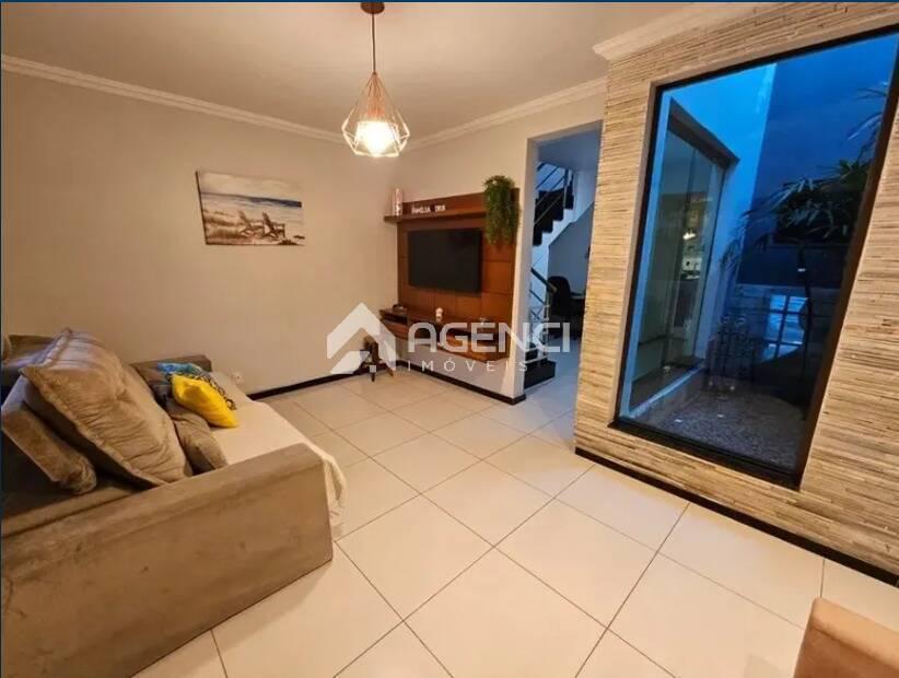 Casa, Cabral, 3 Quartos, 0 Vaga, 1 Suíte