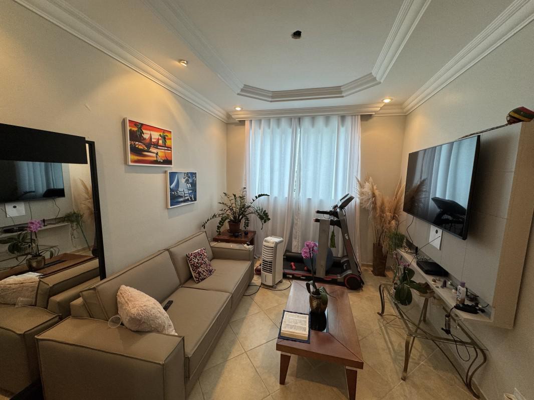 Apartamento, Sagrada Família, 2 Quartos, 1 Vaga, 1 Suíte