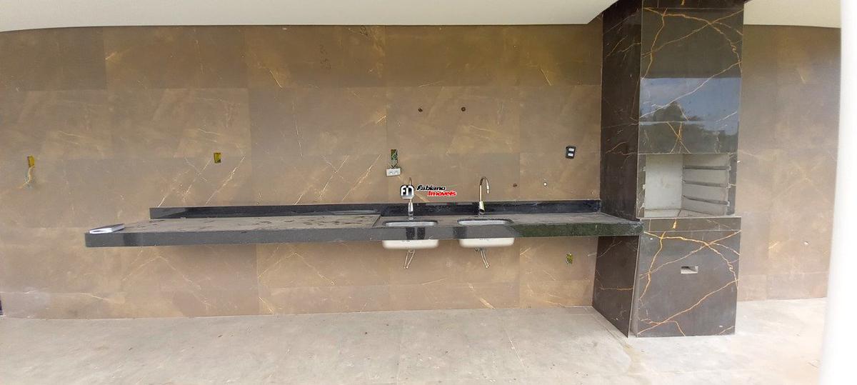 Casa, Campinho, 3 Quartos, 4 Vagas, 3 Suítes