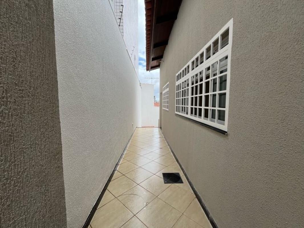 Casa, Centro, 3 Quartos, 0 Vaga, 1 Suíte