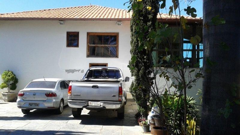 Casa, Braúnas, 4 Quartos, 6 Vagas, 1 Suíte