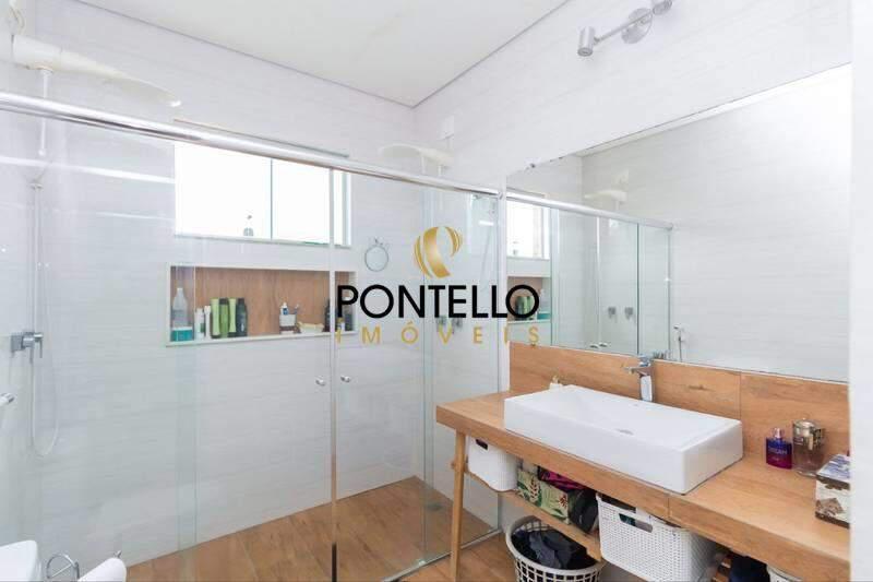 Casa, Estoril, 4 Quartos, 3 Vagas, 4 Suítes