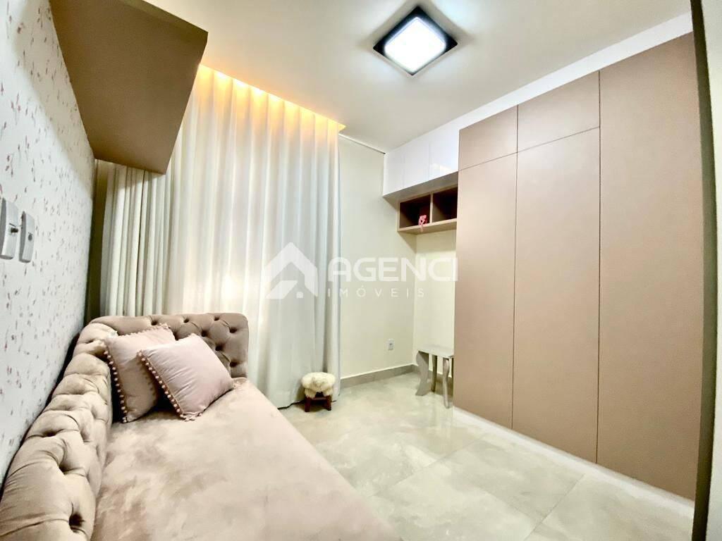 Apartamento, Cabral, 4 Quartos, 0 Vaga, 2 Suítes