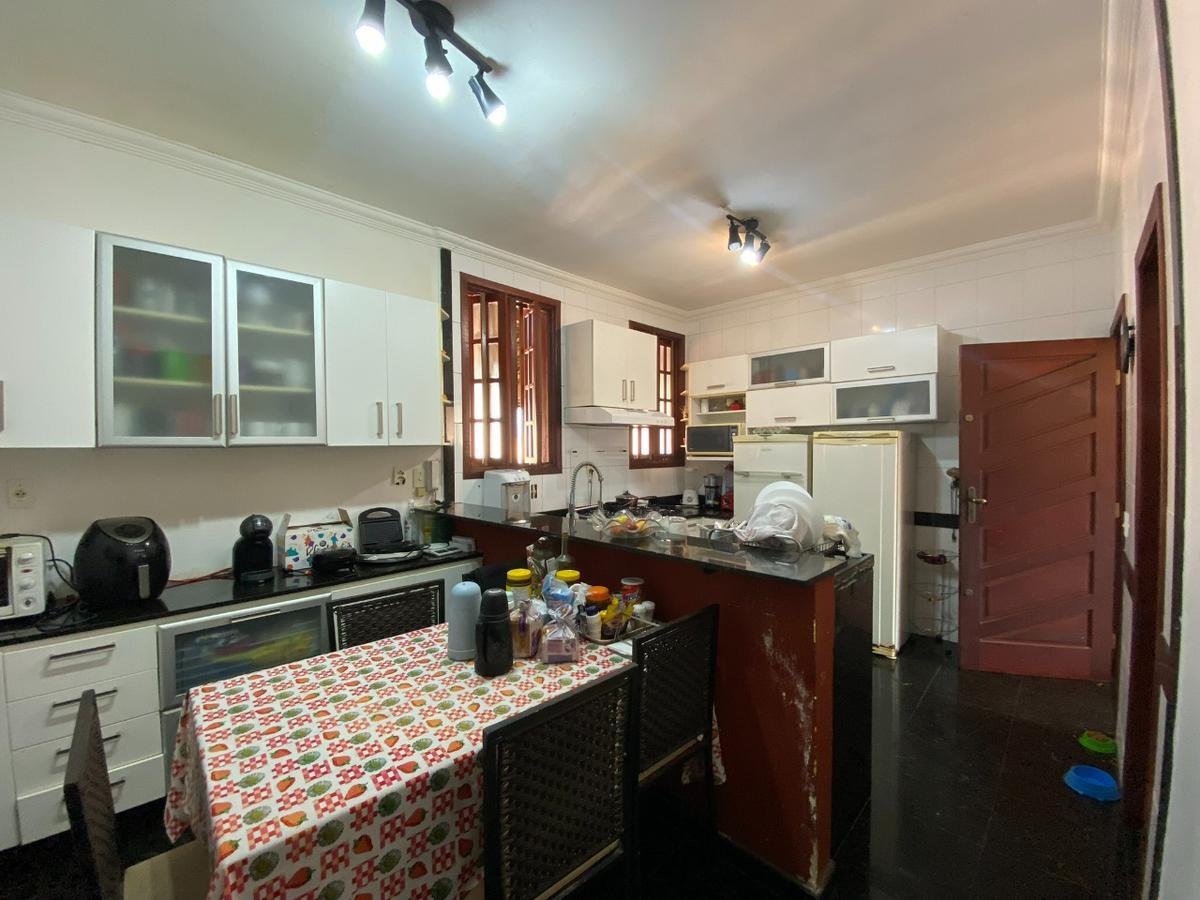 Casa, Braúnas, 3 Quartos, 7 Vagas, 3 Suítes