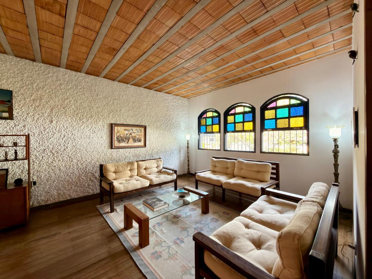Casa, Bandeirantes (pampulha), 5 Quartos, 8 Vagas, 3 Suítes