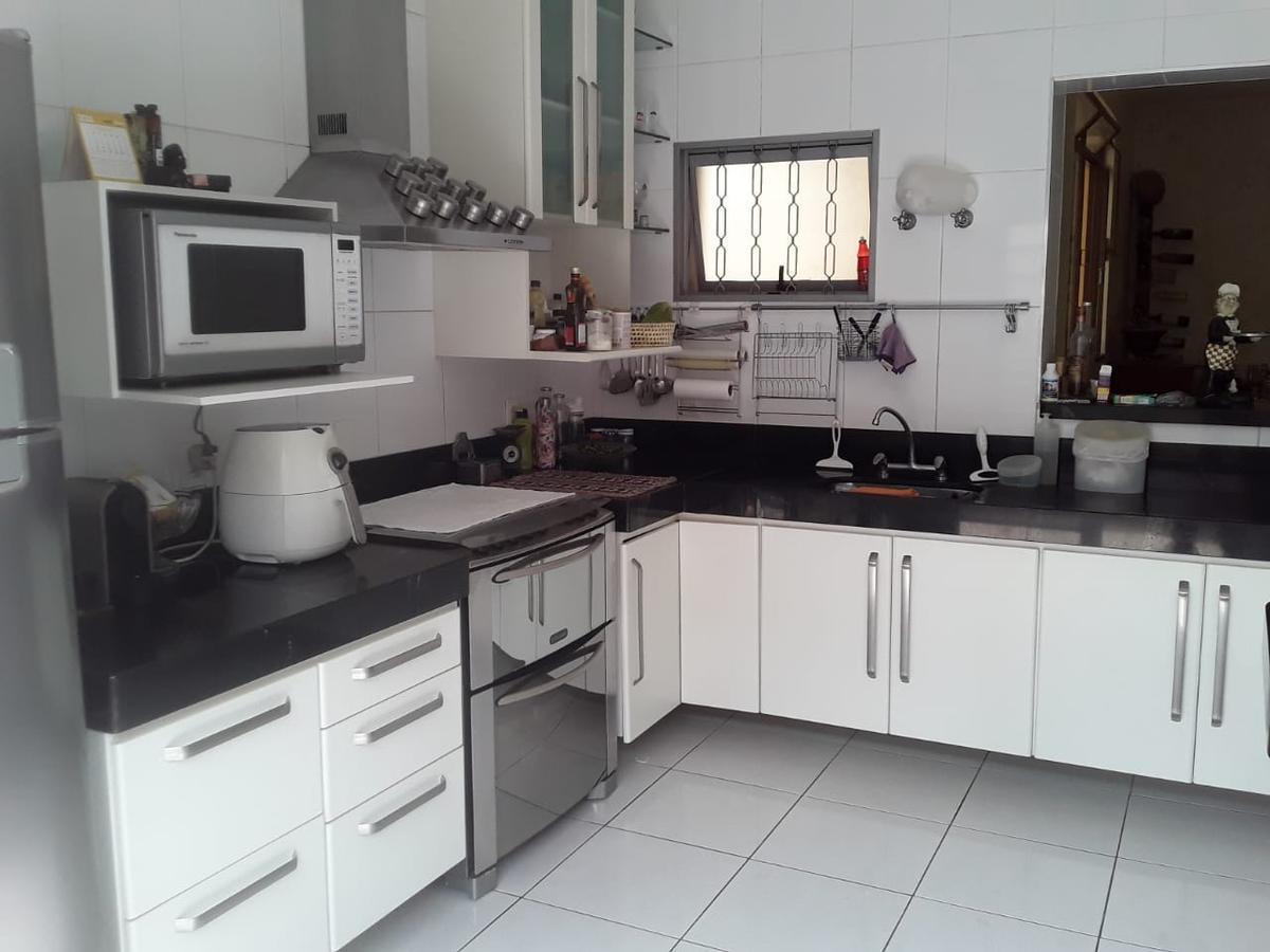 Casa, Sagrada Família, 3 Quartos, 2 Vagas, 1 Suíte