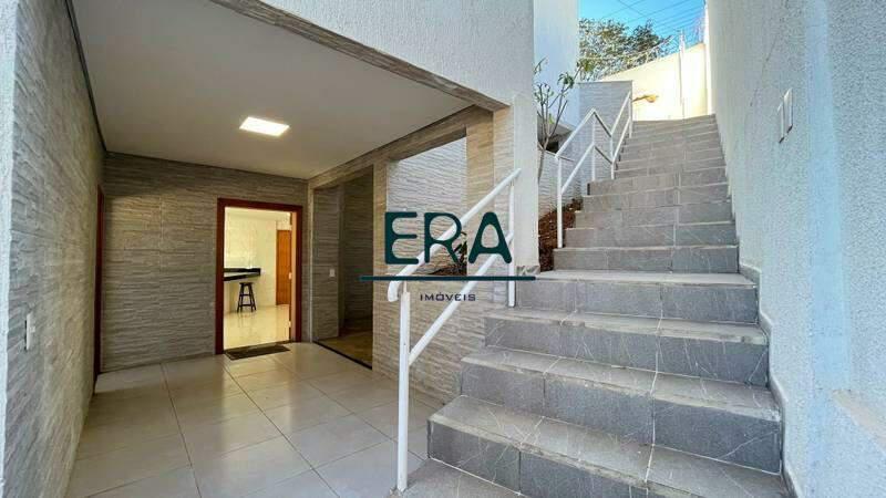 Casa, Estoril, 3 Quartos, 6 Vagas, 1 Suíte