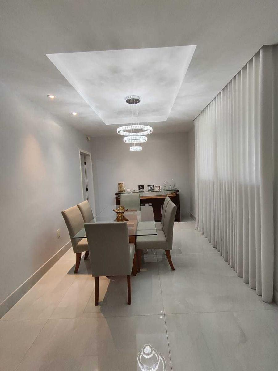 Casa, Castelo, 4 Quartos, 4 Vagas, 1 Suíte