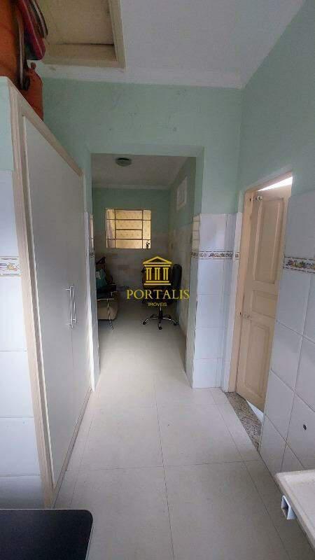 Casa, Floresta, 3 Quartos, 0 Vaga, 2 Suítes