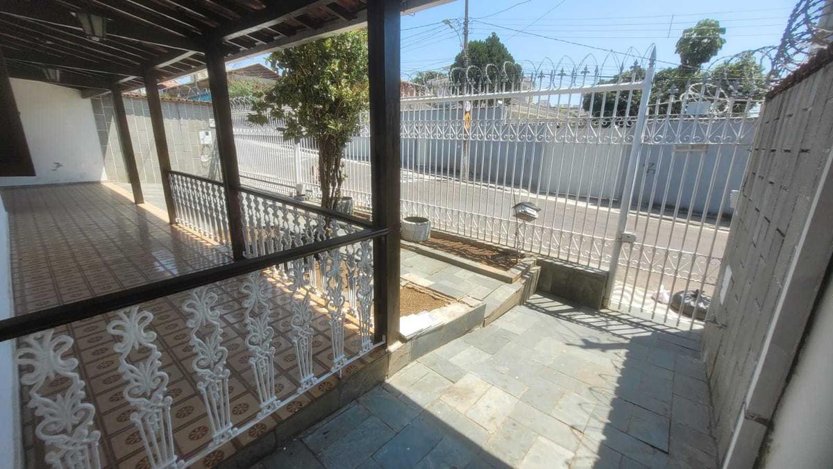 Casa, João Pinheiro, 5 Quartos, 4 Vagas, 1 Suíte