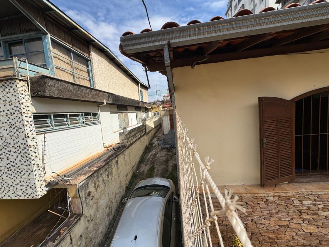 Casa, Colégio Batista, 6 Quartos, 3 Vagas, 1 Suíte