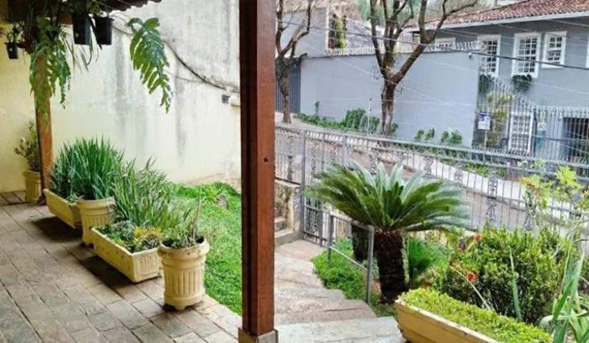Casa, Luxemburgo, 5 Quartos, 4 Vagas, 2 Suítes