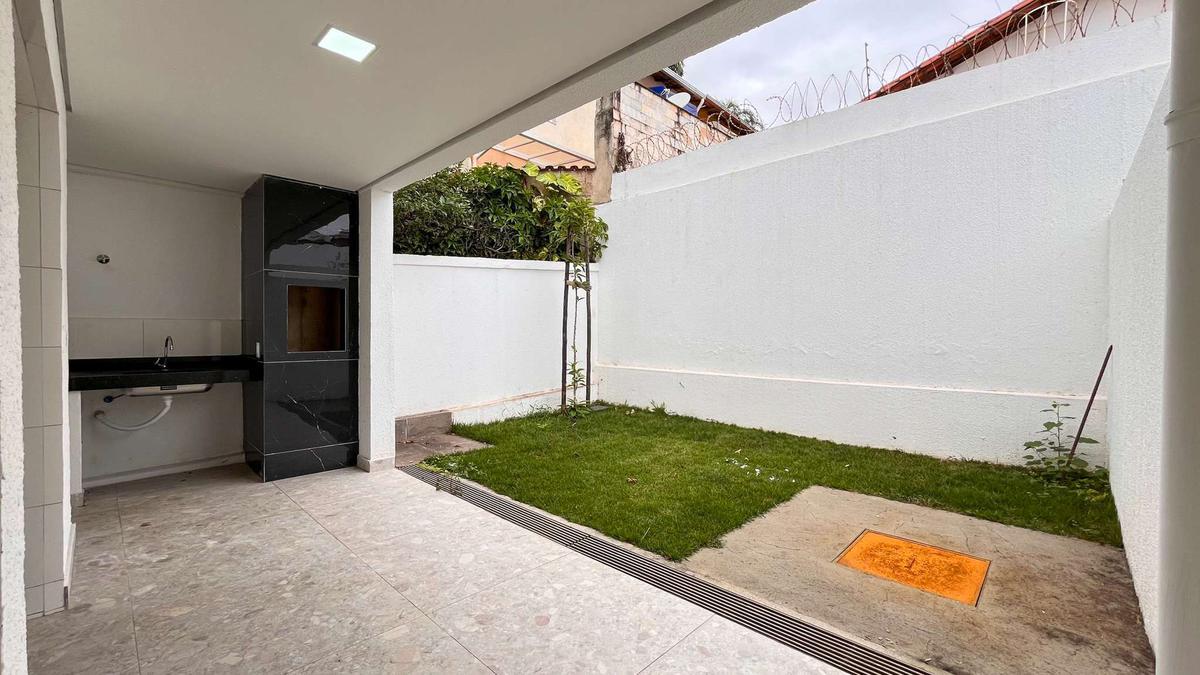 Casa, Santa Branca, 3 Quartos, 2 Vagas, 1 Suíte