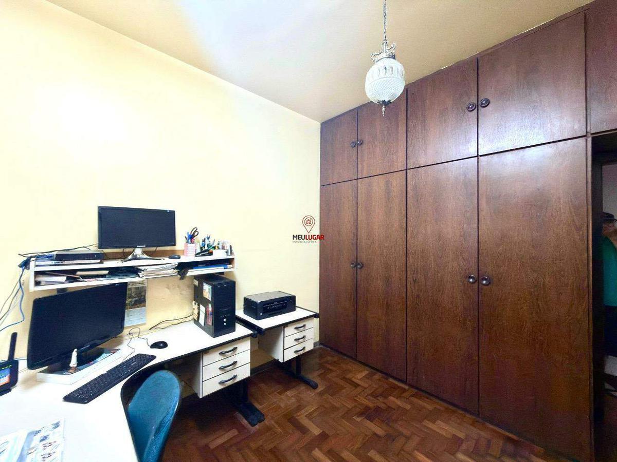 Casa, Barreiro, 3 Quartos, 5 Vagas, 1 Suíte