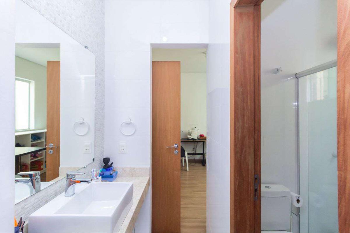 Casa, Estoril, 4 Quartos, 3 Vagas, 4 Suítes