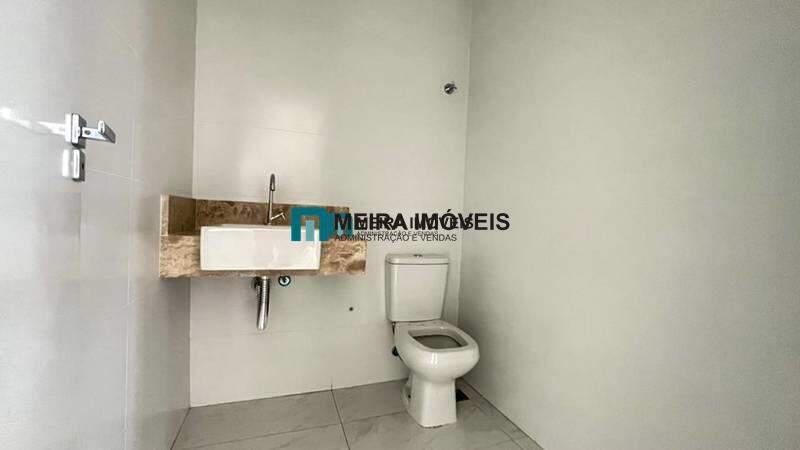 Cobertura, Centro, 2 Quartos, 0 Vaga, 4 Suítes