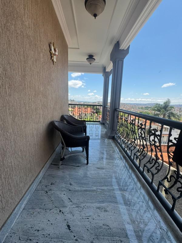 Casa, Trevo, 4 Quartos, 10 Vagas, 1 Suíte