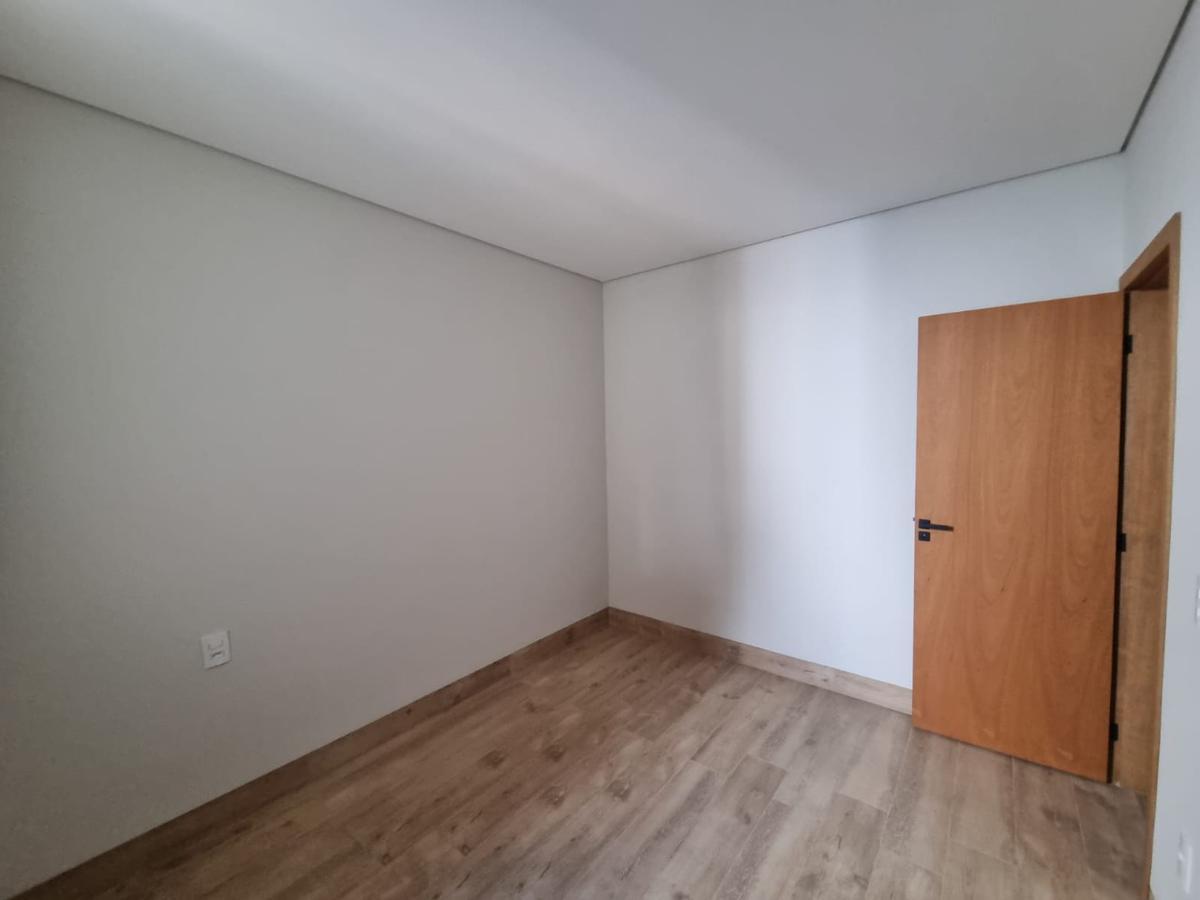 Casa, Jaraguá, 4 Quartos, 4 Vagas, 1 Suíte