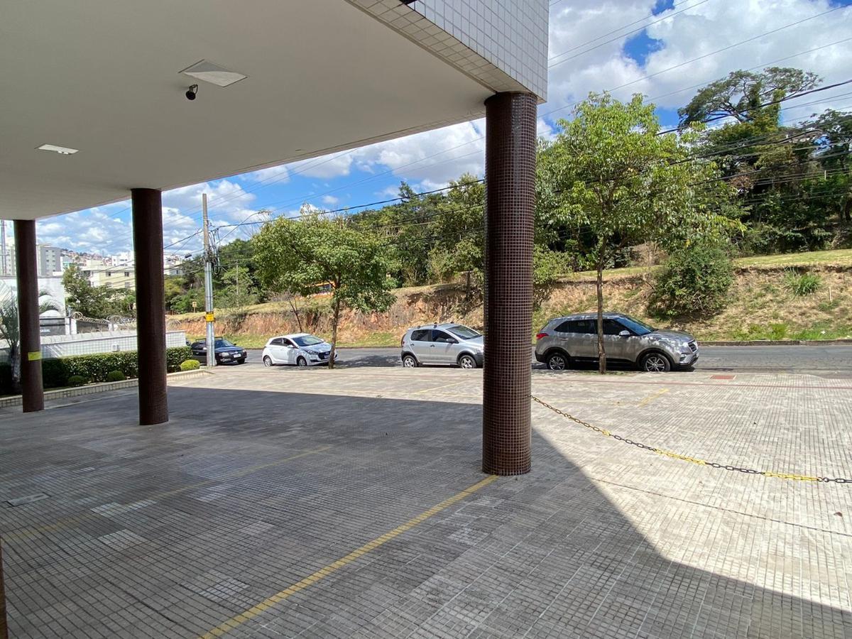 Prédio, Castelo, 0 Quarto, 3 Vagas