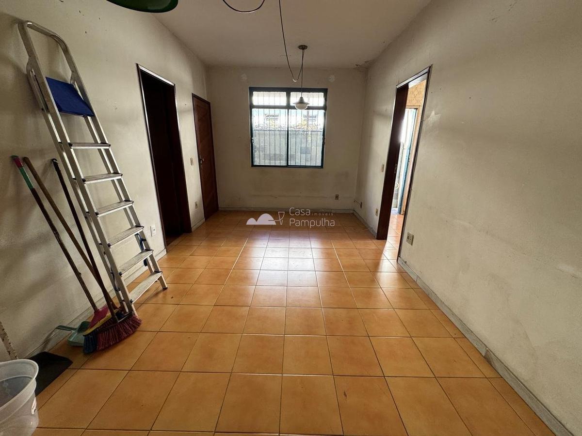 Casa, Santa Branca, 3 Quartos, 4 Vagas, 1 Suíte