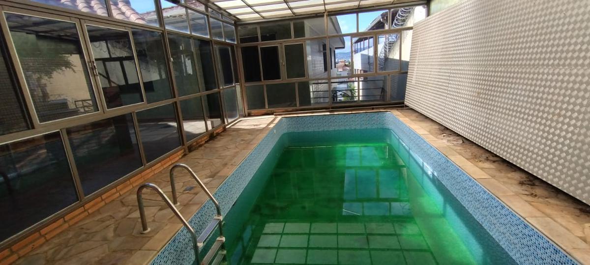 Casa, Santa Cruz, 5 Quartos, 4 Vagas, 1 Suíte