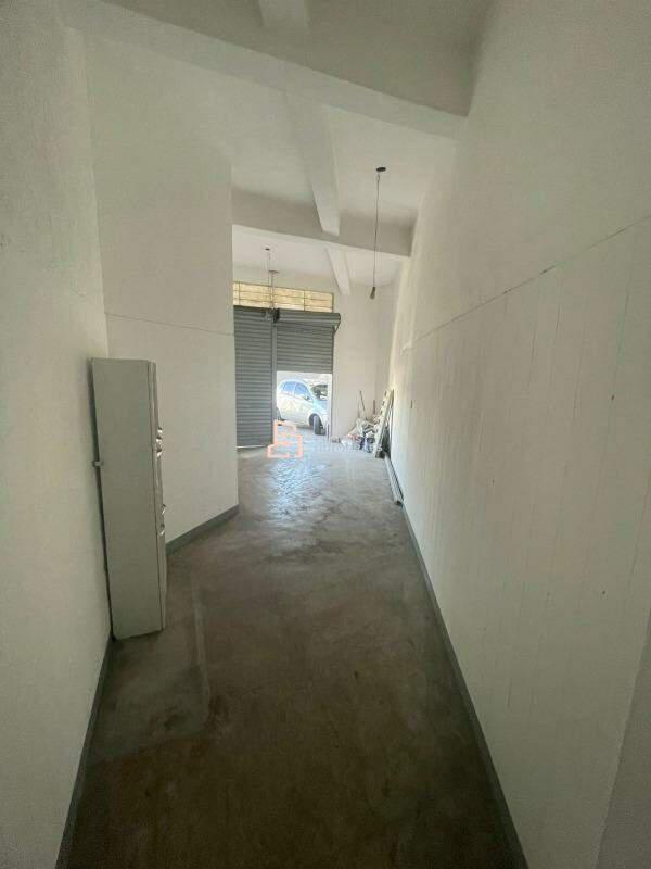 Loja, Barreiro, 1 Vaga