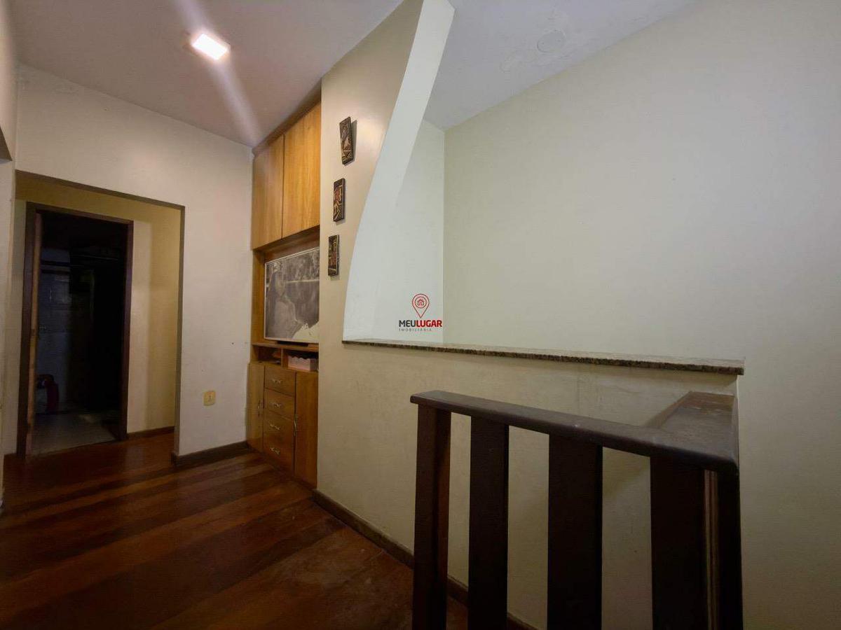 Casa, Diamante, 5 Quartos, 2 Vagas, 1 Suíte