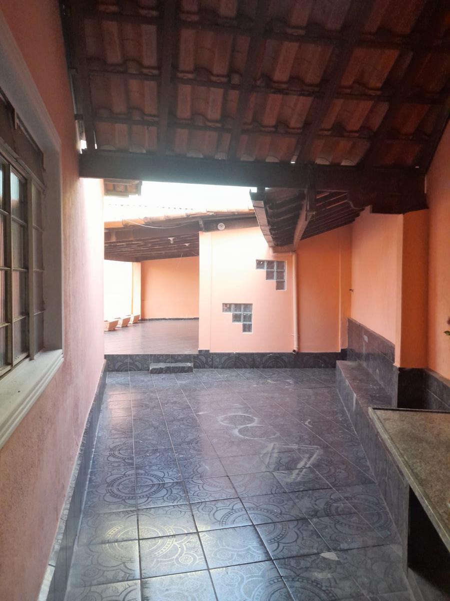 Casa, Floramar, 3 Quartos, 2 Vagas, 1 Suíte