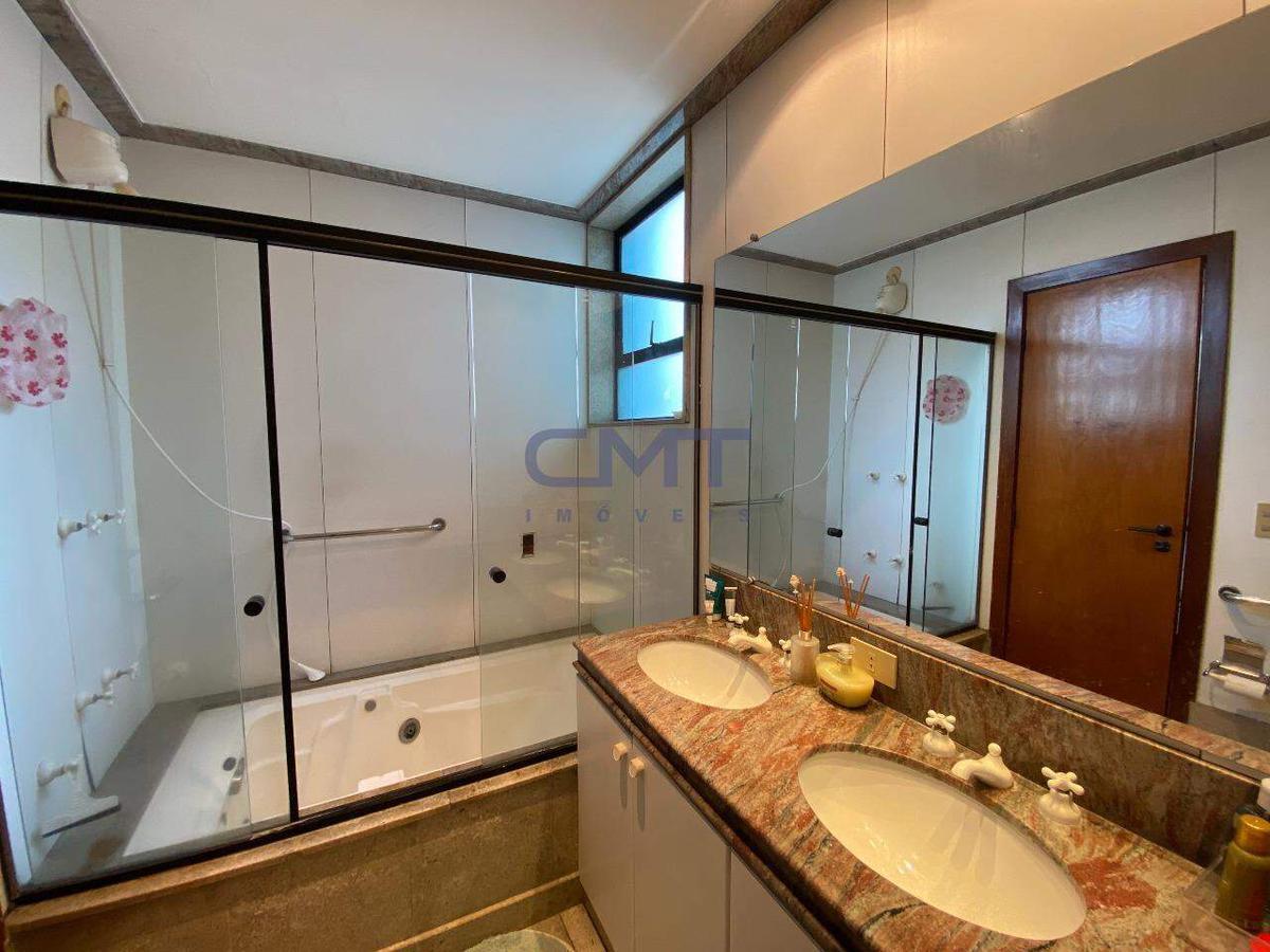 Apartamento, Funcionários, 4 Quartos, 3 Vagas, 2 Suítes
