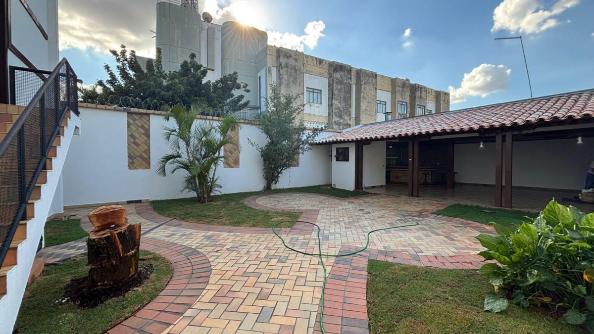 Casa Comercial, Santa Teresa, 8 Quartos, 6 Vagas, 2 Suítes