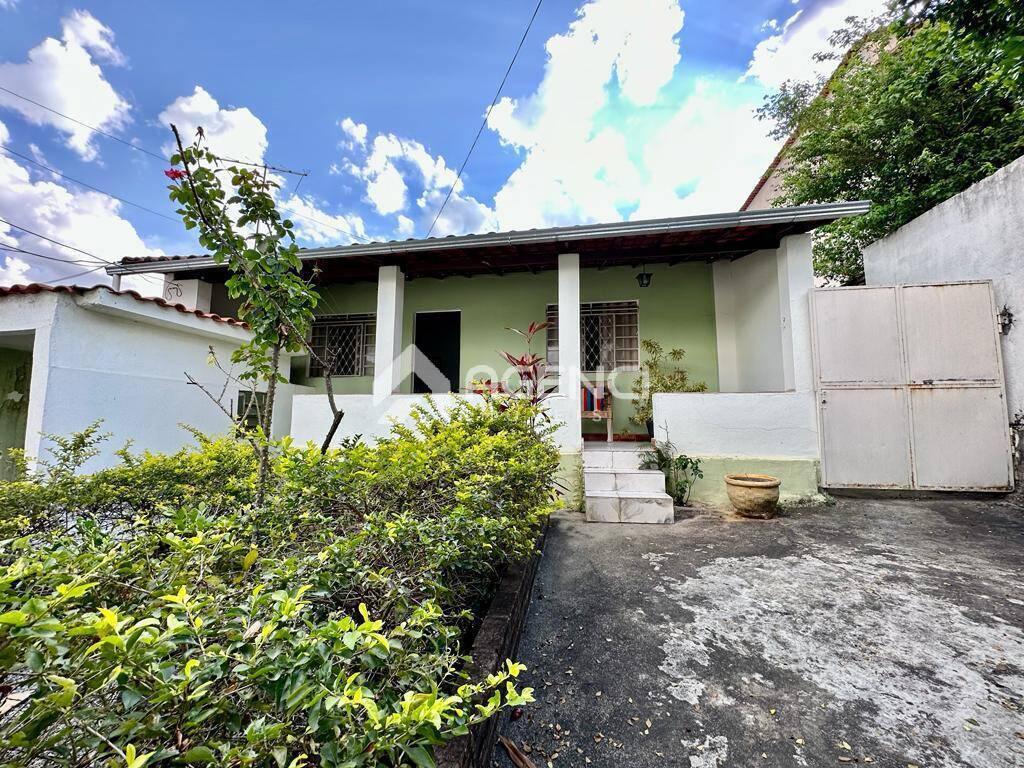 Casa, Coqueiros, 3 Quartos, 0 Vaga, 0 Suíte