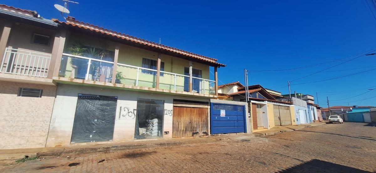 Casa, Centro, 3 Quartos, 2 Vagas