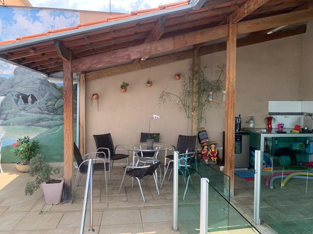 Casa, Vila Pérola, 4 Quartos, 5 Vagas, 1 Suíte