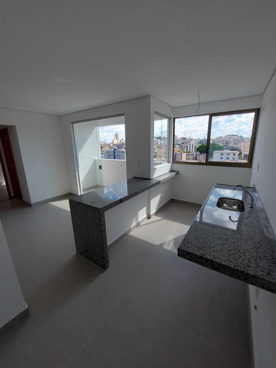Apartamento, Sagrada Família, 2 Quartos, 2 Vagas, 1 Suíte