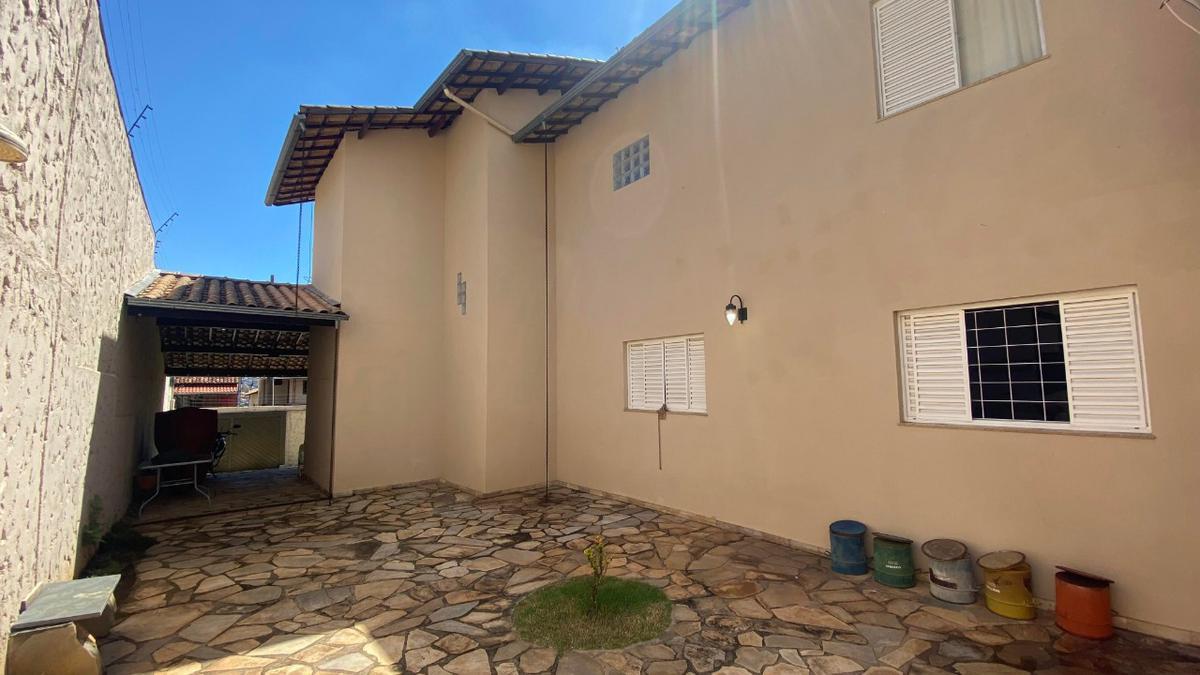 Casa, Álvaro Camargos, 4 Quartos, 2 Vagas, 1 Suíte