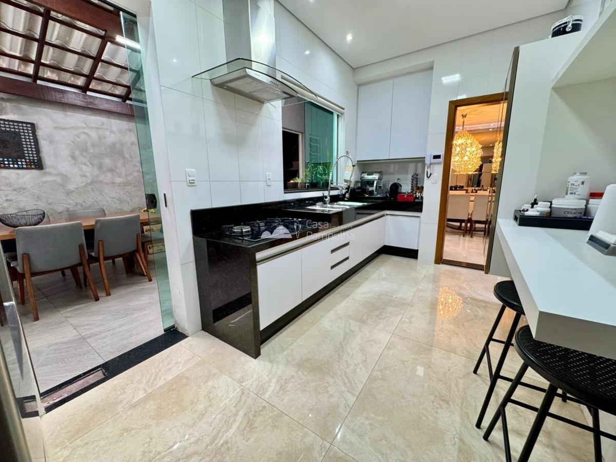 Casa, Santa Amélia, 3 Quartos, 6 Vagas, 2 Suítes