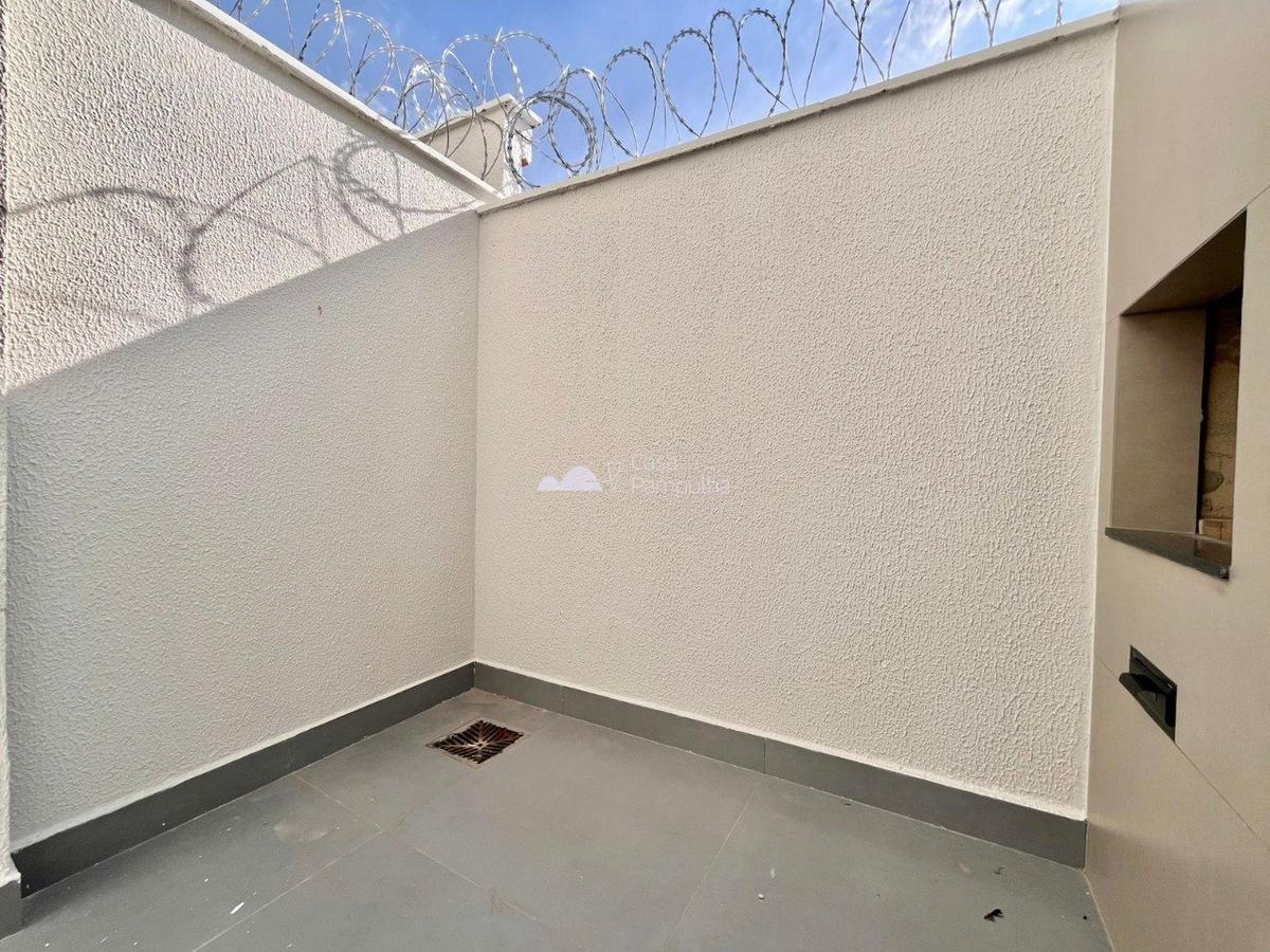 Casa, Planalto, 2 Quartos, 1 Vaga, 2 Suítes