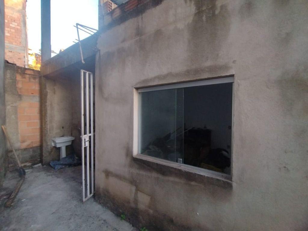 Casa, Jardim Vitória, 2 Quartos, 0 Vaga