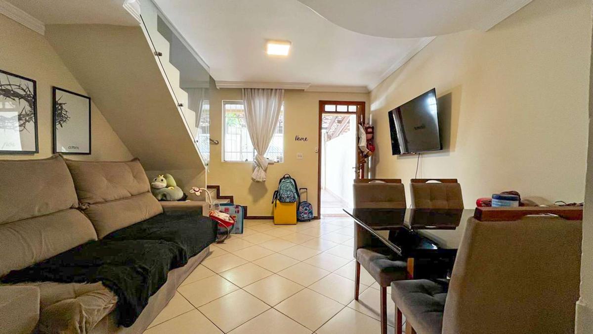 Casa, Camargos, 2 Quartos, 2 Vagas, 1 Suíte