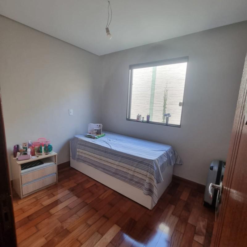 Casa, Tirol, 4 Quartos, 2 Vagas, 1 Suíte