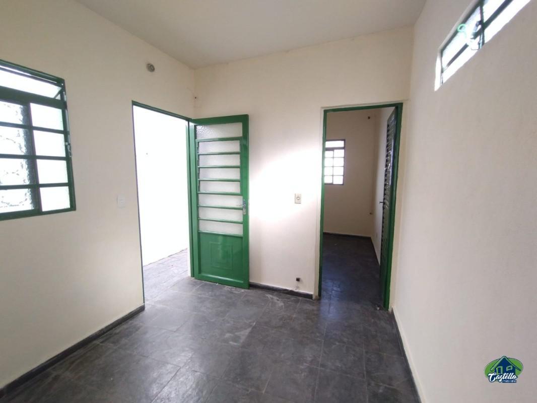 Casa, Nova Esperança, 7 Quartos, 0 Vaga